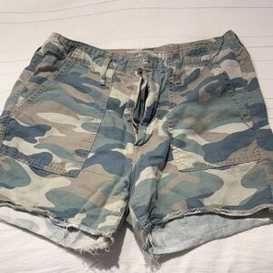 MOTHER Women's Camouflage Cargo Shorts - Blue and Green
